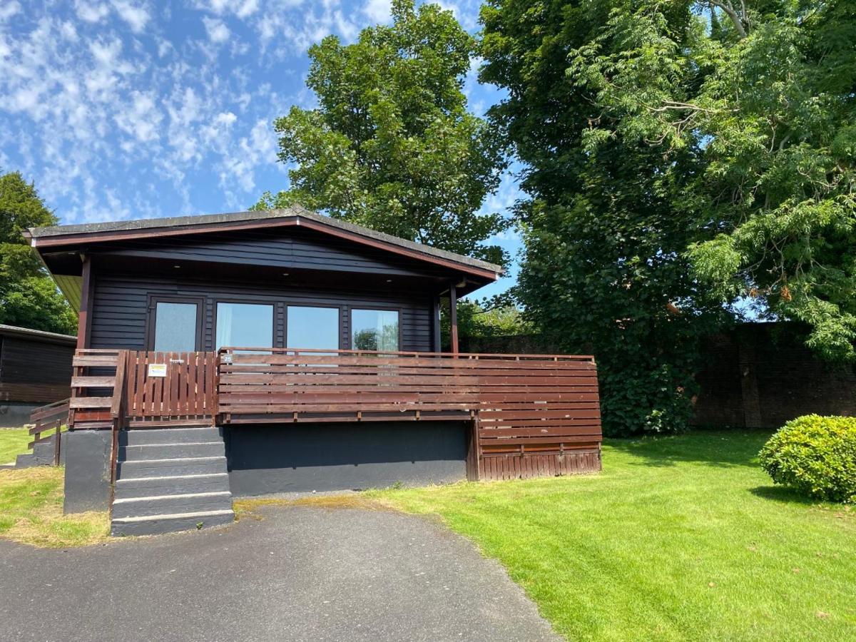 Conifer Lodge 25 With Hot Tub Newton Stewart Exterior photo